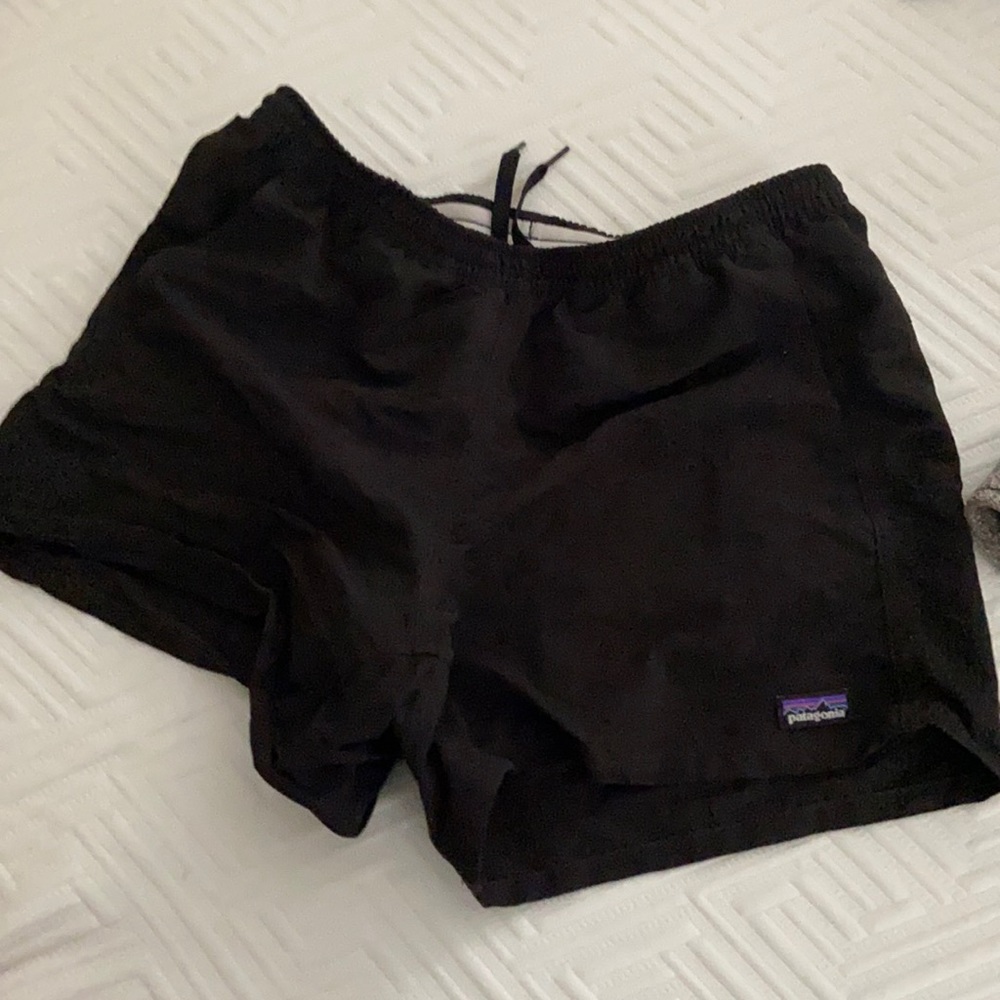 Patagonia women’s baggies black